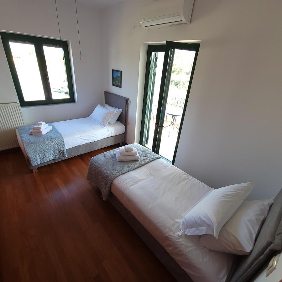 Paradisos - Chania, Crete * Litsárdha